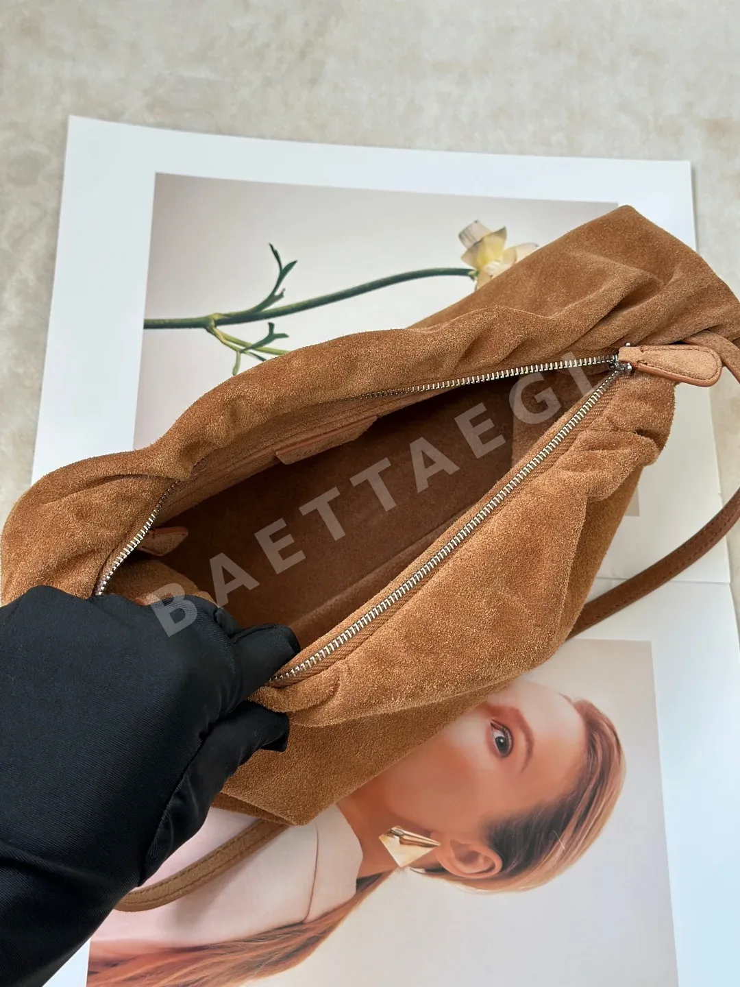 더로우 블루스 클라우드 지퍼 대용량 숄더백 상세 이미지 9
