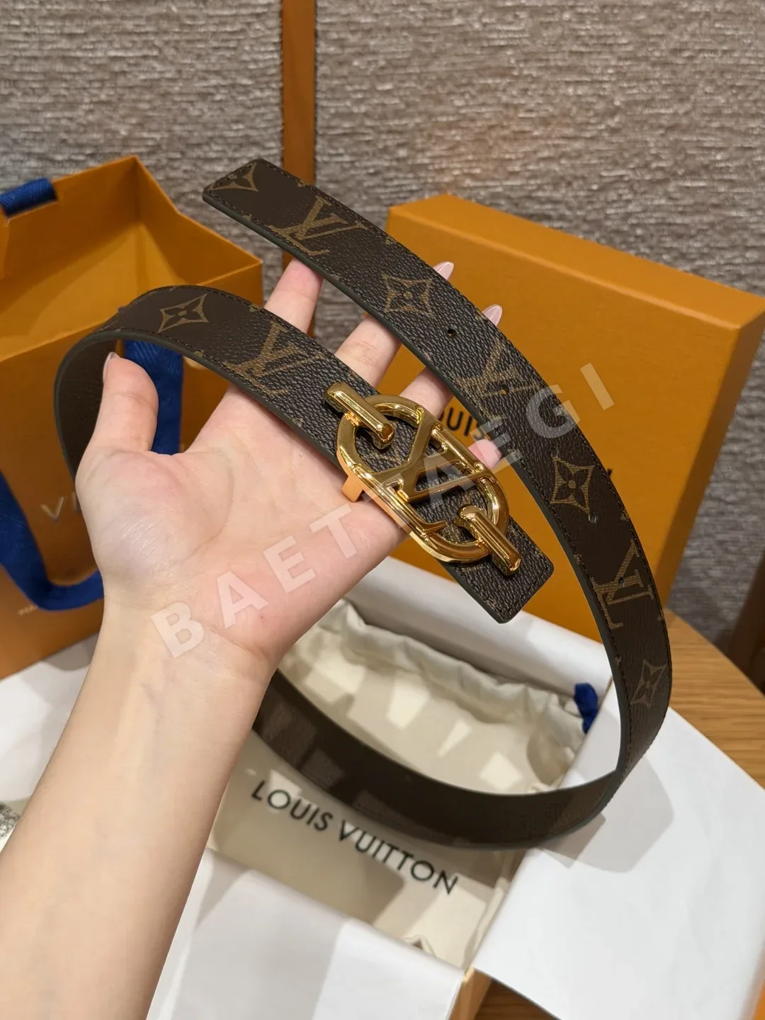 루이비통 이니셜 30mm 리버시블 벨트 상세 이미지 5