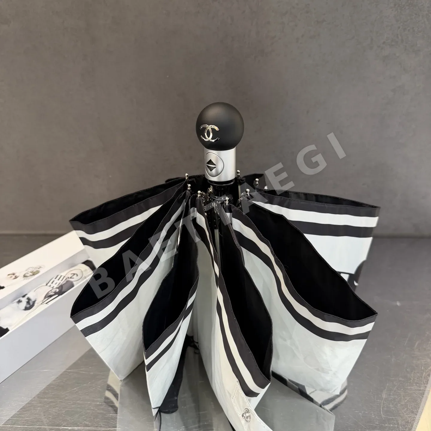 샤넬 삼단 자동 접이식 우산 상세 이미지 5