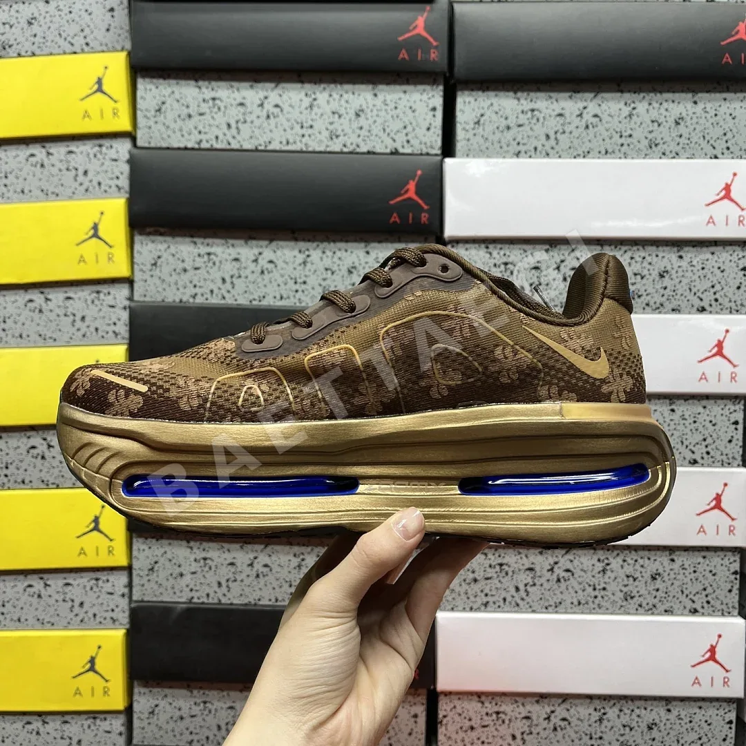 나이키 [CG] 보메로 프리미엄 IQ0028-200 202007 Nike Vomero Premium Flat Stout 상세 이미지 9