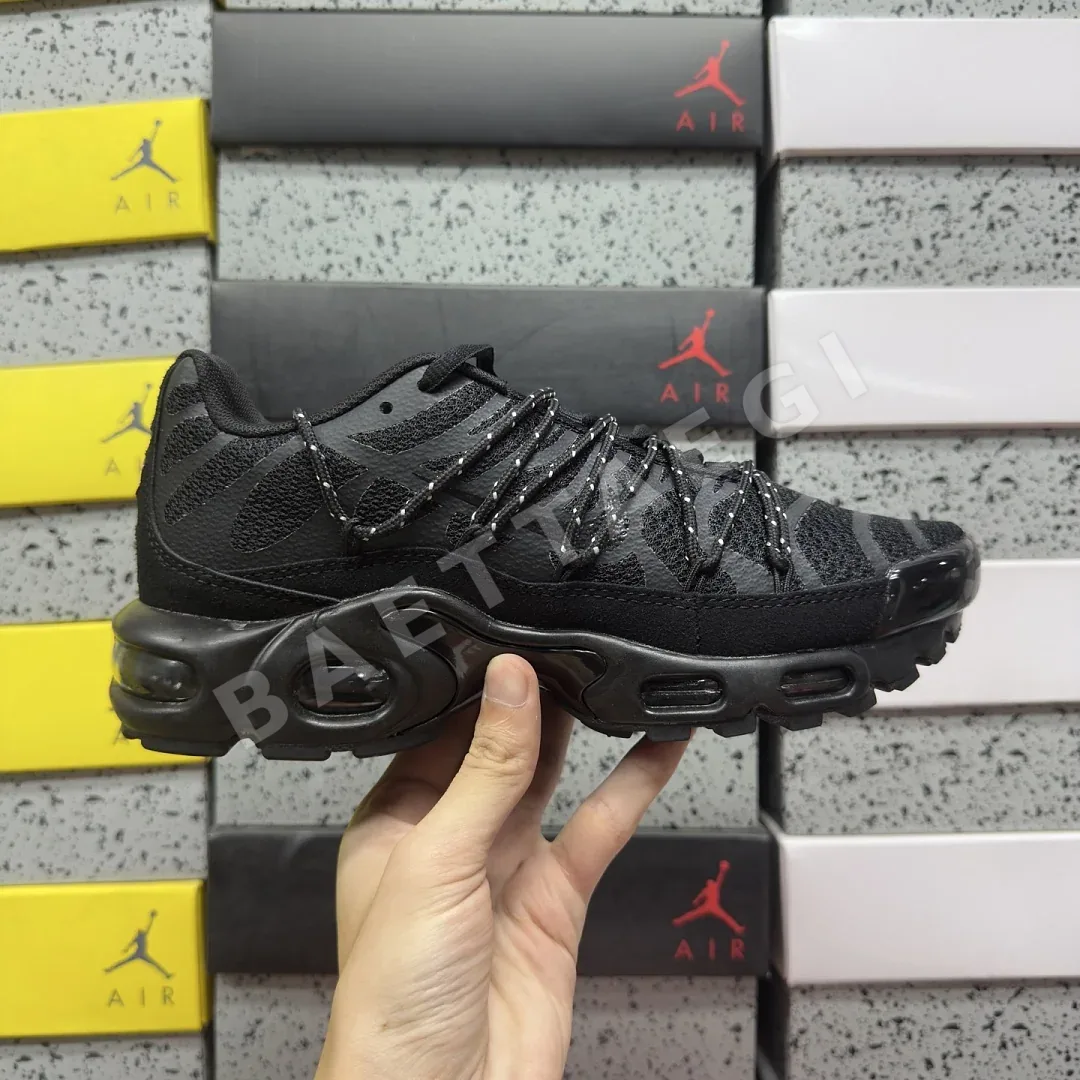 나이키 [BD] 에어 맥스 플러스 올블랙 FD0670-001 201902 Nike Air Max Plus 상세 이미지 2