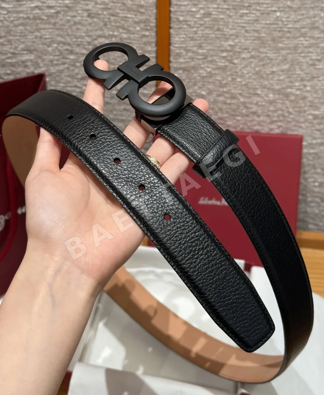 페레가모 간치니 양면 조절 가죽 벨트 상세 이미지 4