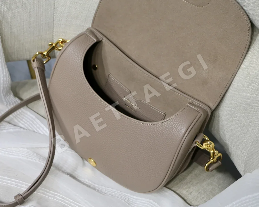 디올 마리아 그라치아 치우리 미디엄 스킨 바비 숄더백 상세 이미지 8