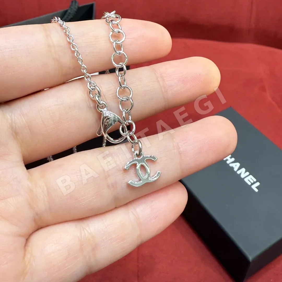 샤넬 라인스톤 하트 유리 목걸이 상세 이미지 9