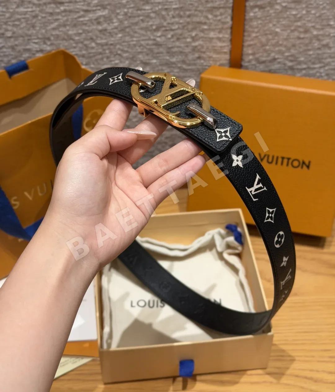 루이비통 아이코닉 30mm 리버서블 벨트 상세 이미지 4
