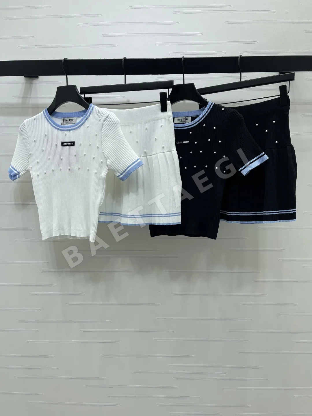 미우미우 여성 반팔 니트 세트 52337