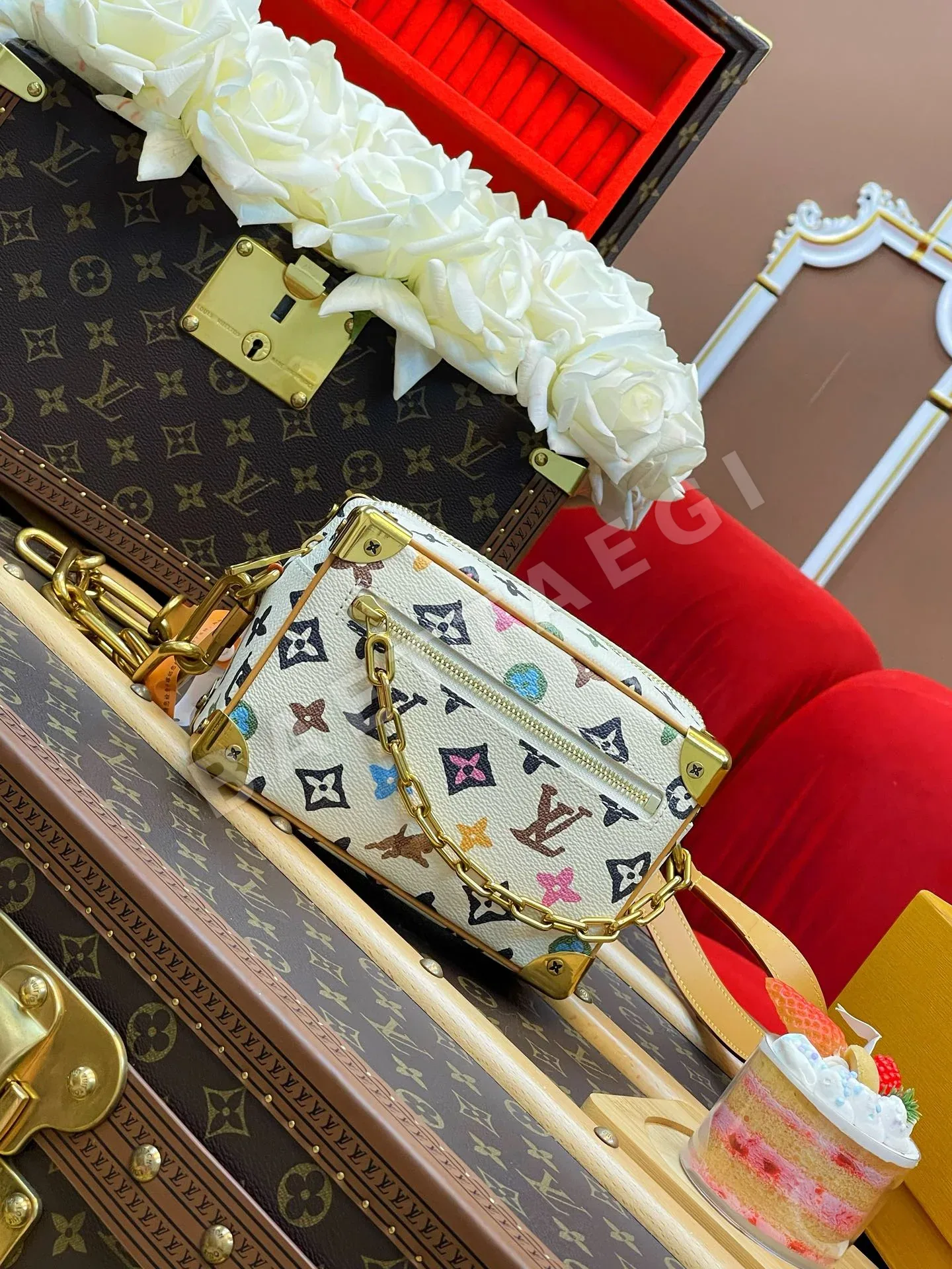 루이비통 미니 소프트 트렁크 핸드백 M25132 상세 이미지 8