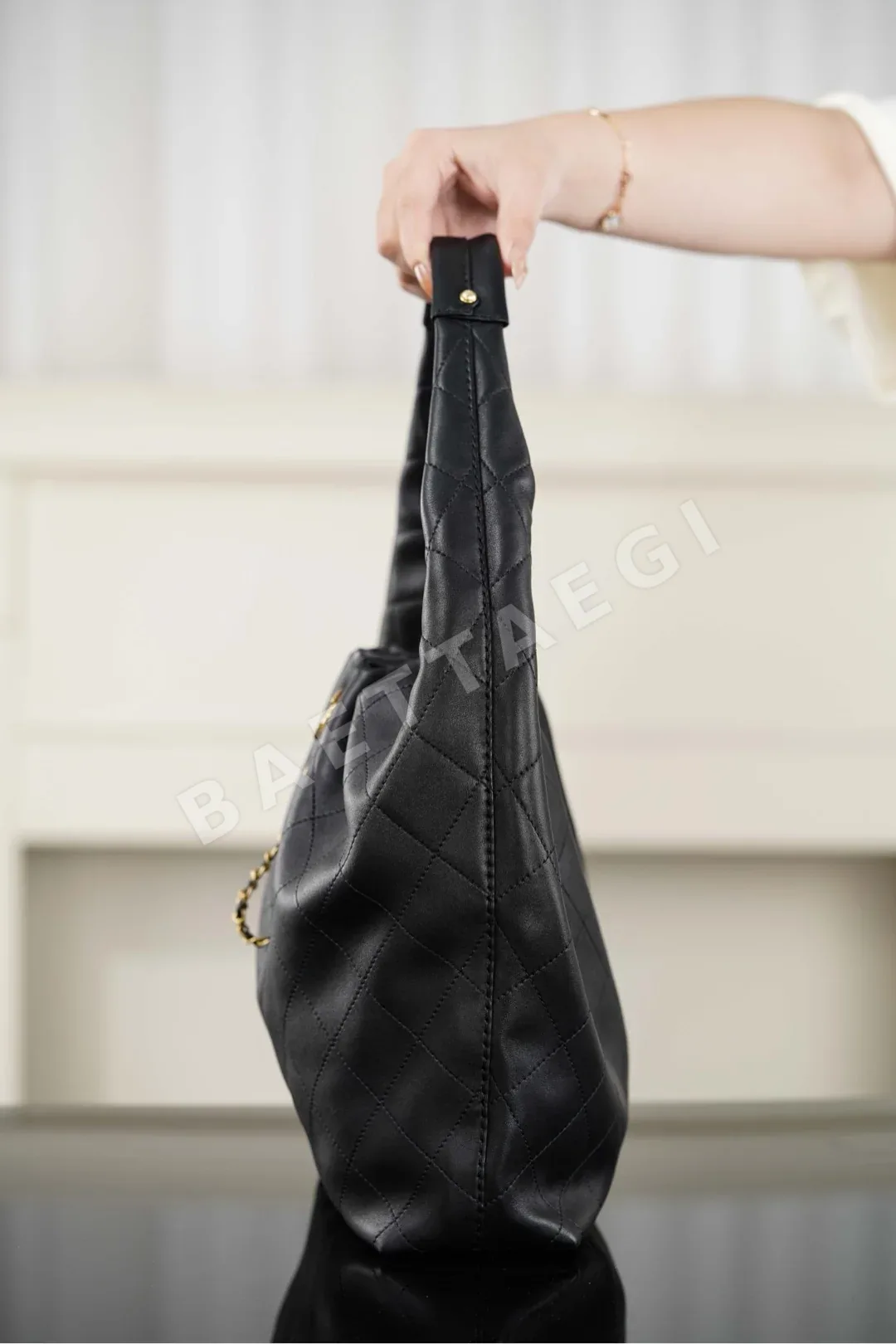 샤넬 드로우스트링 카프스킨 가방 상세 이미지 7