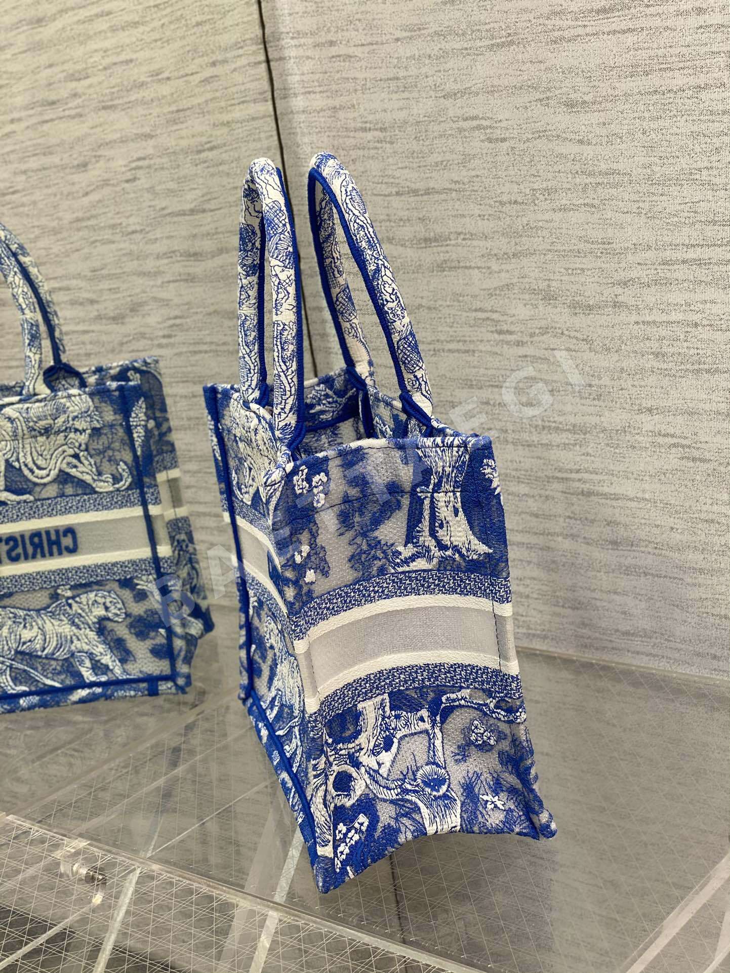 디올 트와르 드 쥬이 오픈워크 메시 쇼핑백 상세 이미지 6