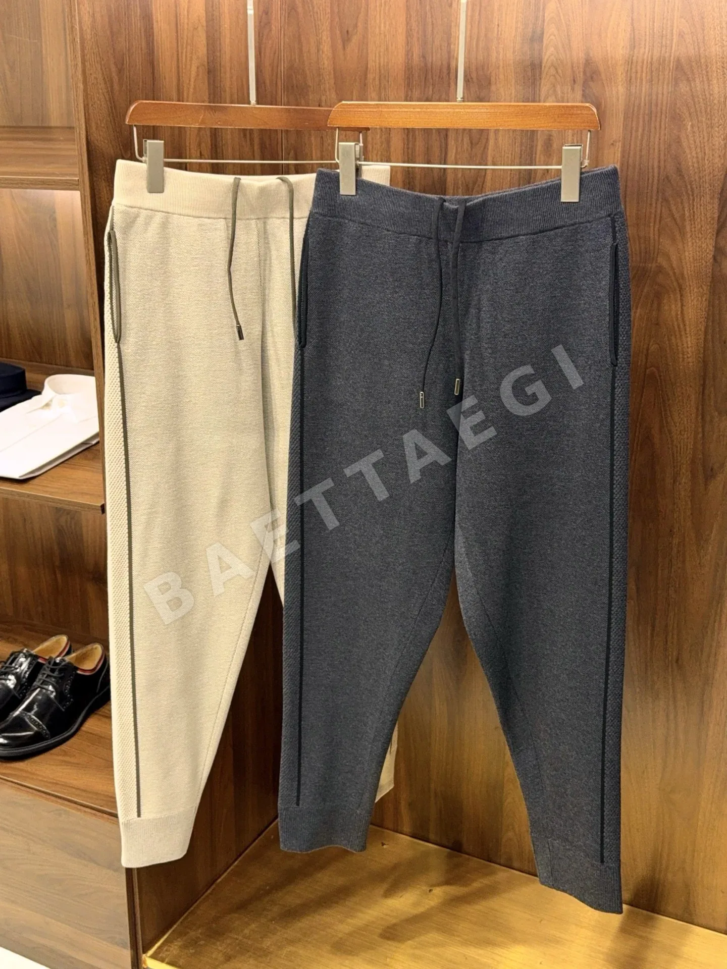 벨루티 울 실크 혼방 니트 스웨트팬츠 남성 바지 상세 이미지 2