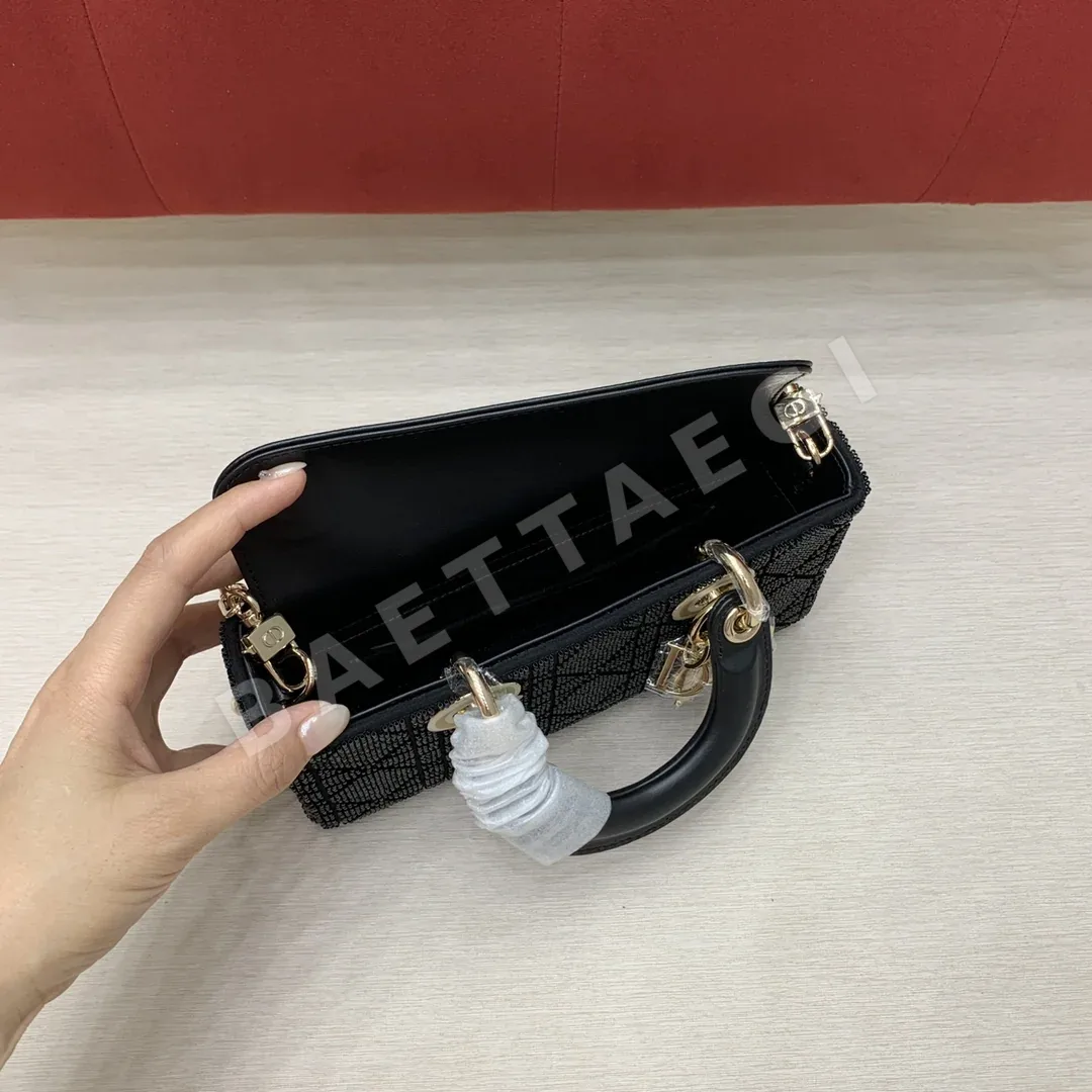 디올 레디 미니 비즈 자수 핸드백 상세 이미지 8