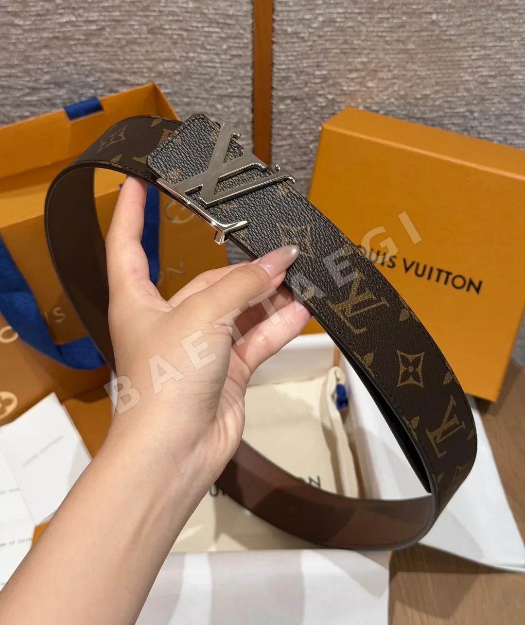 루이비통 이니셜 40mm 리버시블 벨트 상세 이미지 3