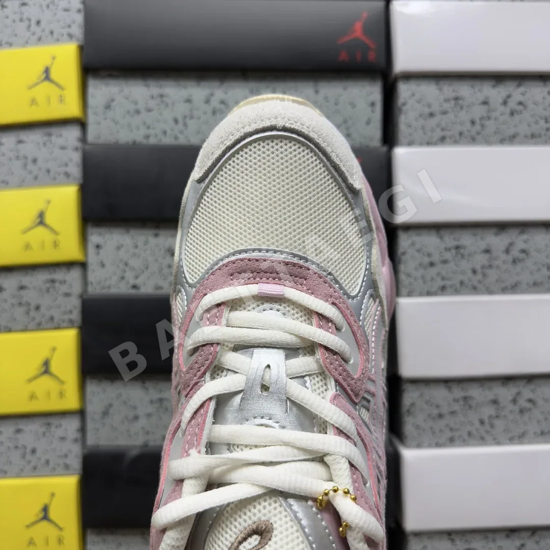 아식스 [WZ] 젤 NYC 1203A383-028 200464 Asics Gel-NYC Concrete Barely Rose 상세 이미지 4
