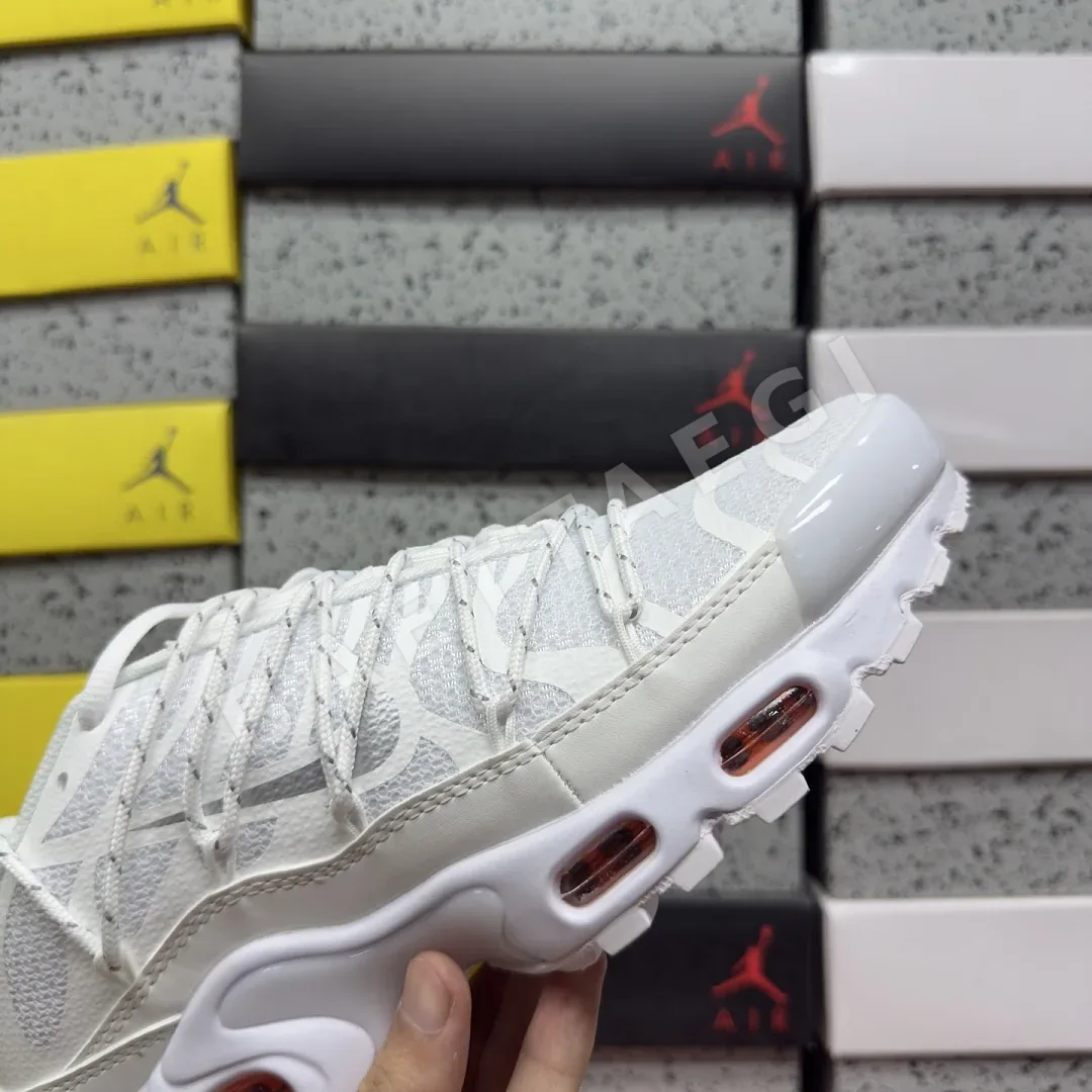 나이키 [BD] 에어 맥스 플러스 유틸리티 FJ4232-100 201900 Nike Air Max Plus Utility Safety 상세 이미지 2