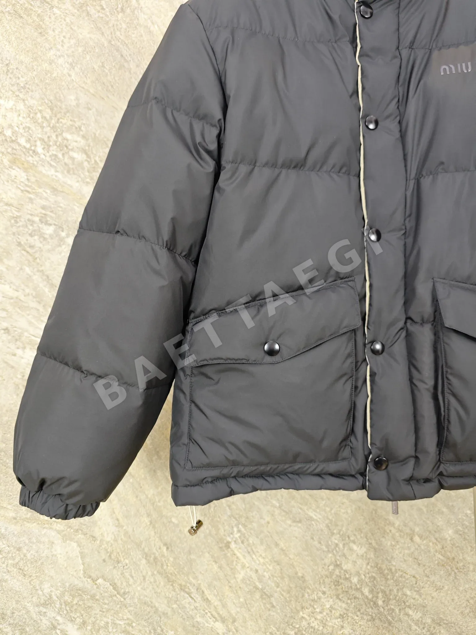 미우미우 테크니컬 퐁제 다운 재킷 25FW 상세 이미지 5
