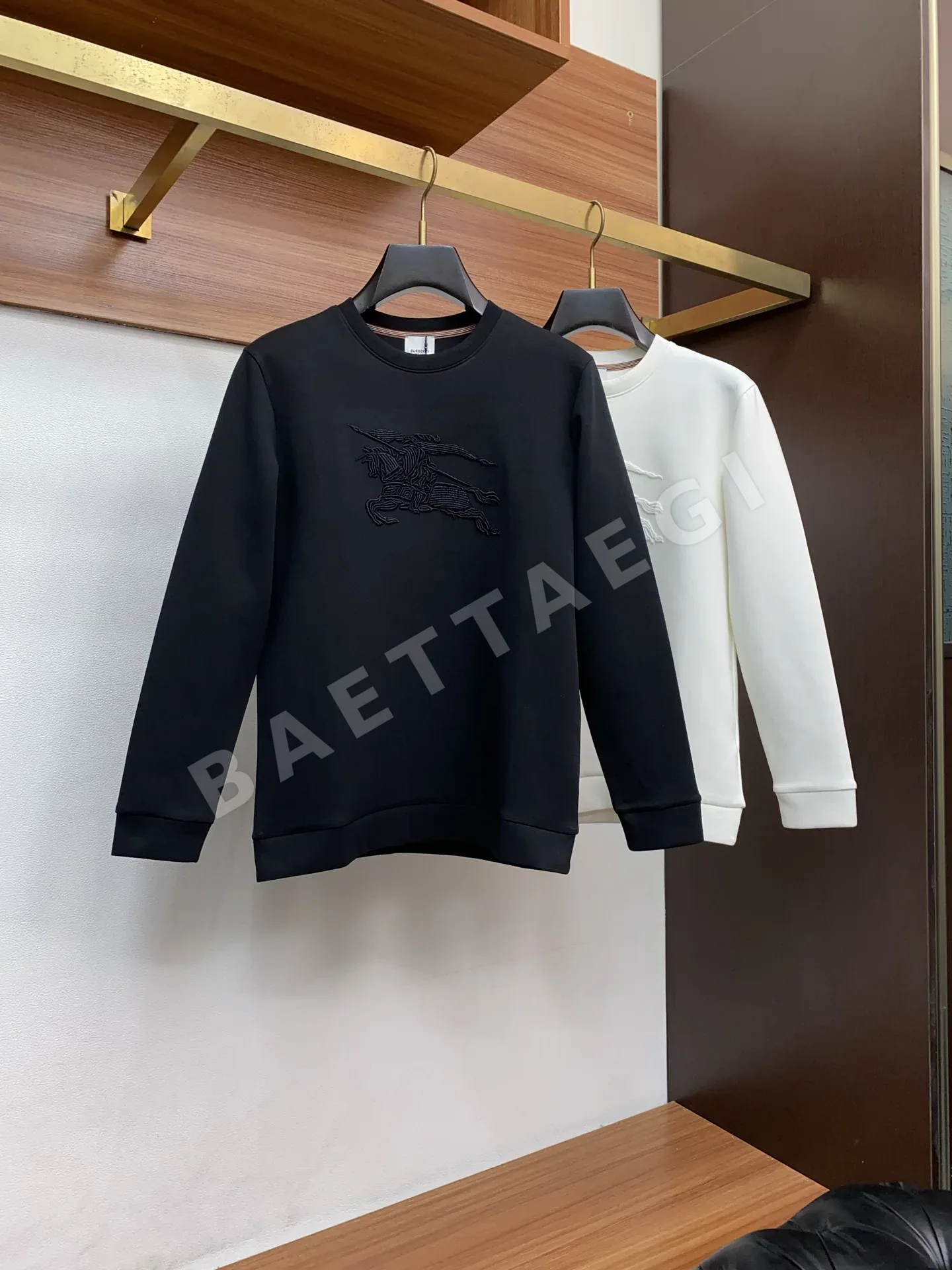 버버리 로고 코튼 크루넥 긴팔 스웨트셔츠 남성 상세 이미지 9