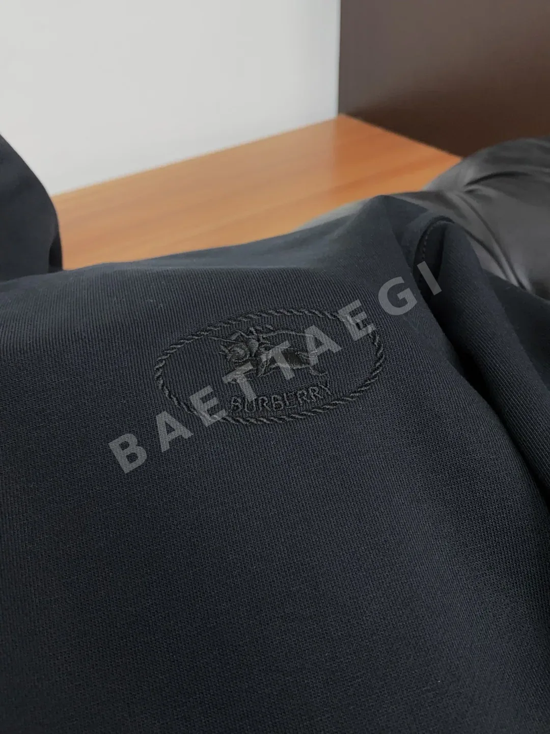 버버리 하프 집업 스탠드 카라 긴팔 스웨트셔츠 상세 이미지 8