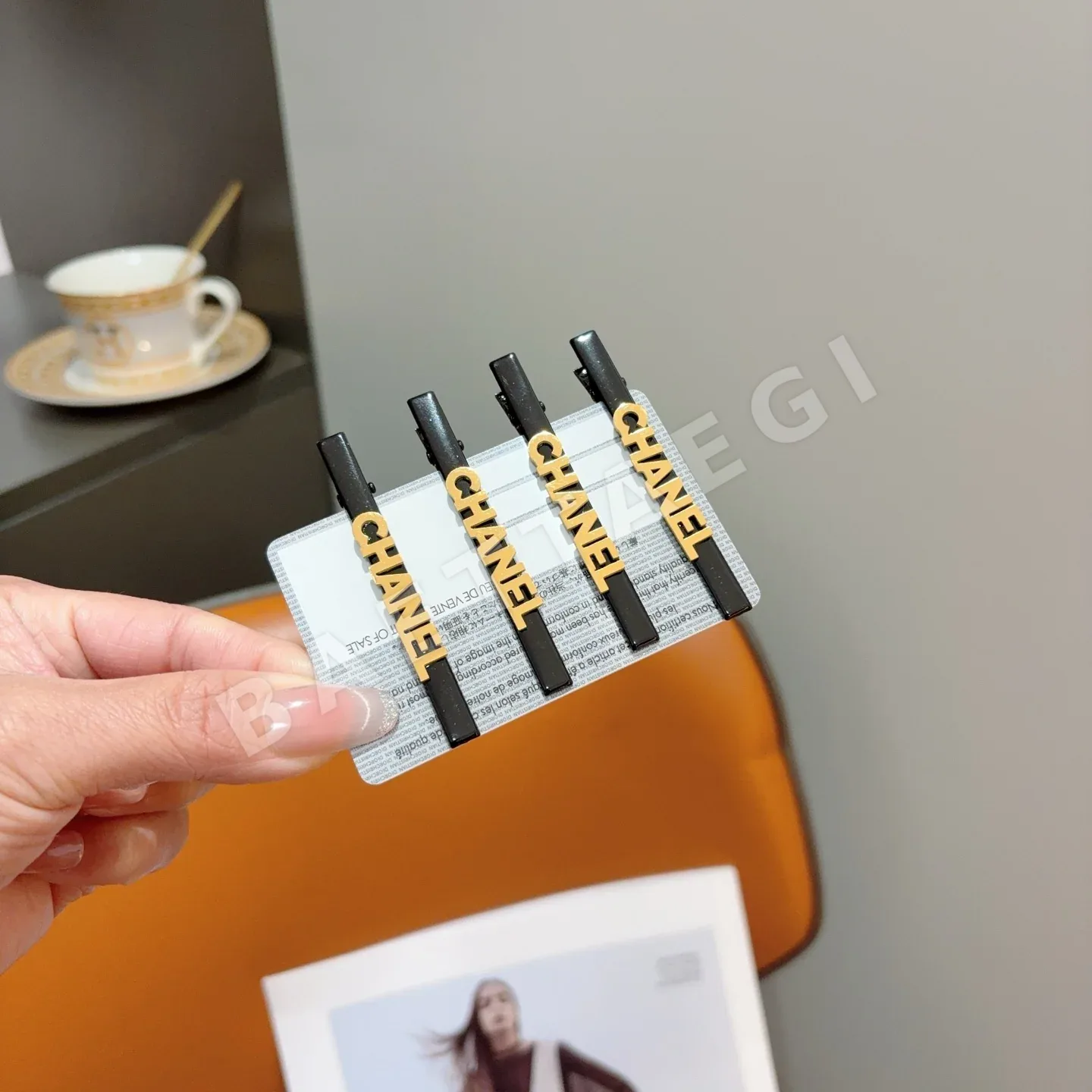 샤넬 클래식 로고 BB 헤어 클립 상세 이미지 3