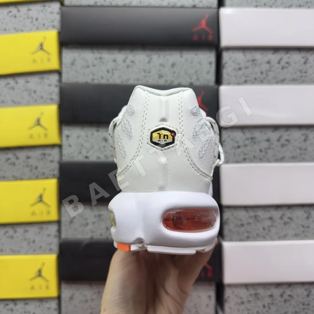 나이키 [BD] 에어 맥스 플러스 유틸리티 FJ4232-100 201900 Nike Air Max Plus Utility Safety 상세 이미지 8