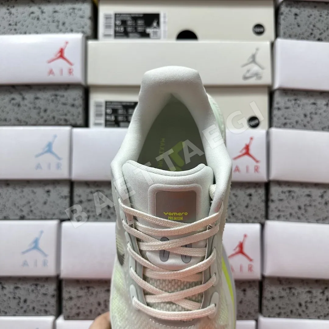 나이키 [5A] 보메로 프리미엄 옐로우 HQ2050-300 201618 Nike Vomero Premium Barely Volt 상세 이미지 6
