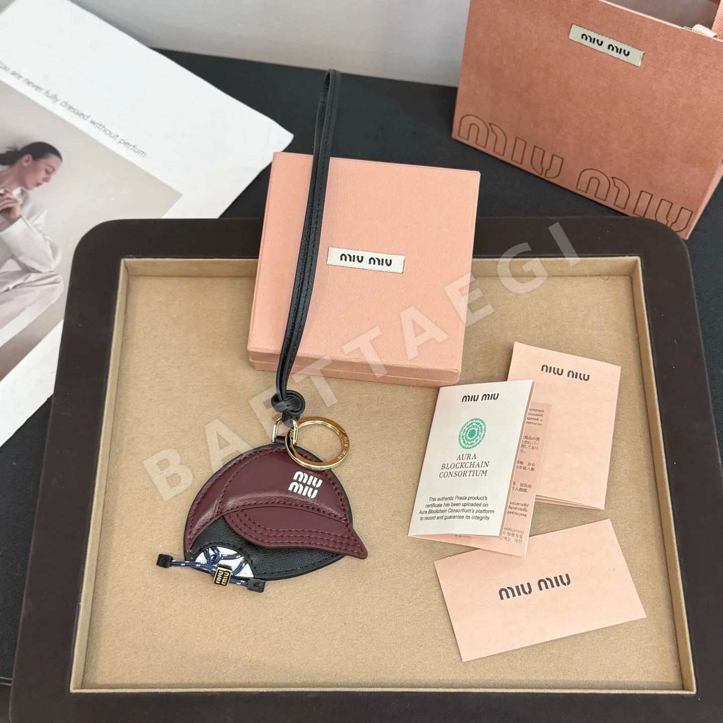 미우미우 레자 베이스볼캡 키링 상세 이미지 2