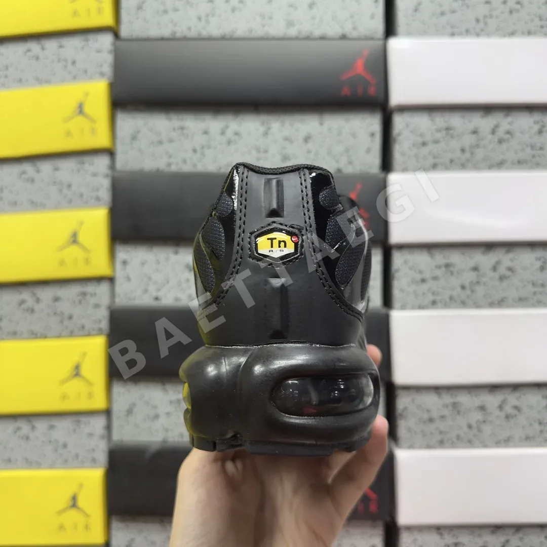 나이키 [BD] 에어 맥스 플러스 FJ5981-010 201915 Nike Air Max Plus Black Pink 상세 이미지 9