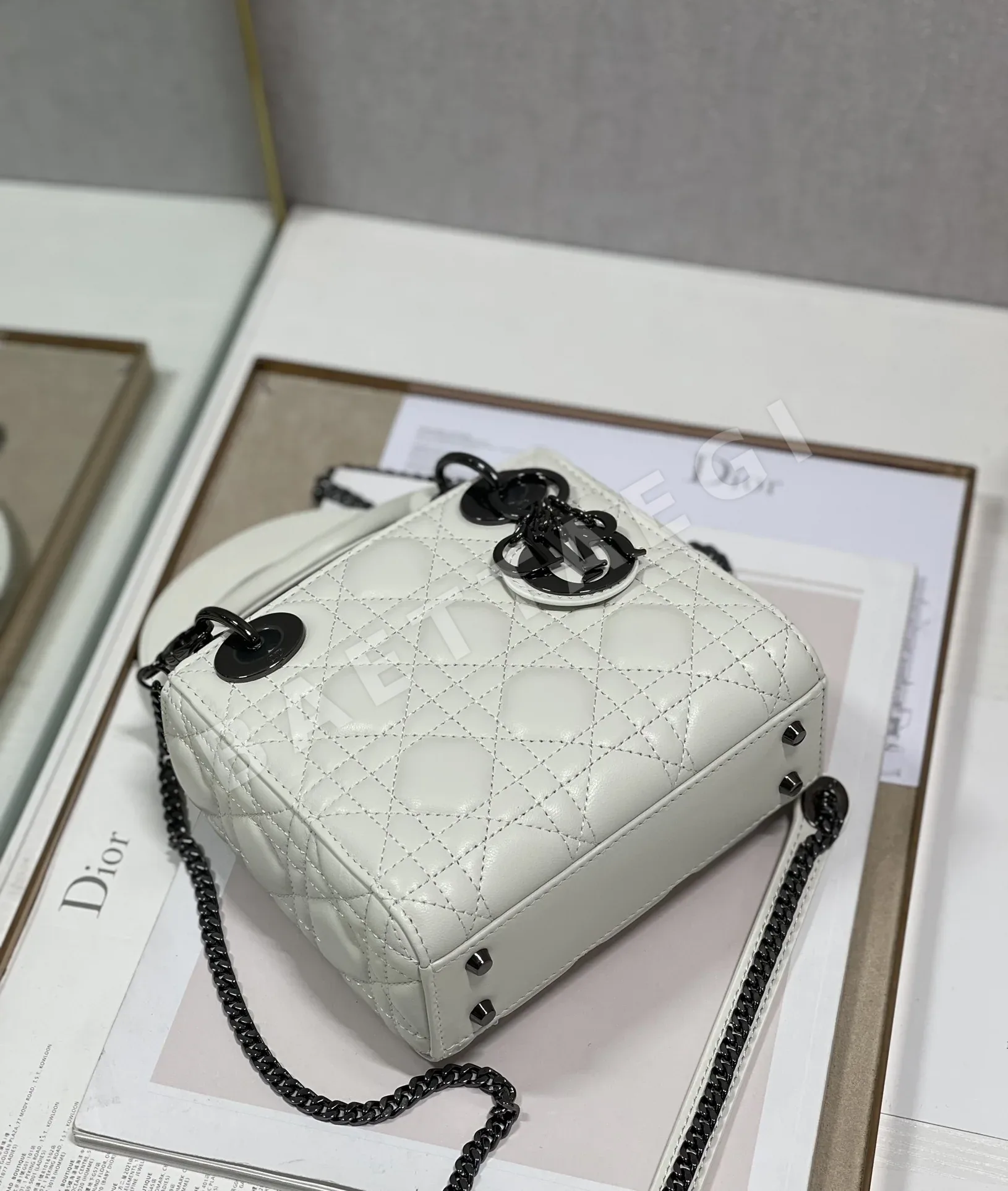 디올 레디 마이 ABC 램스킨 퀼팅 가방 상세 이미지 6