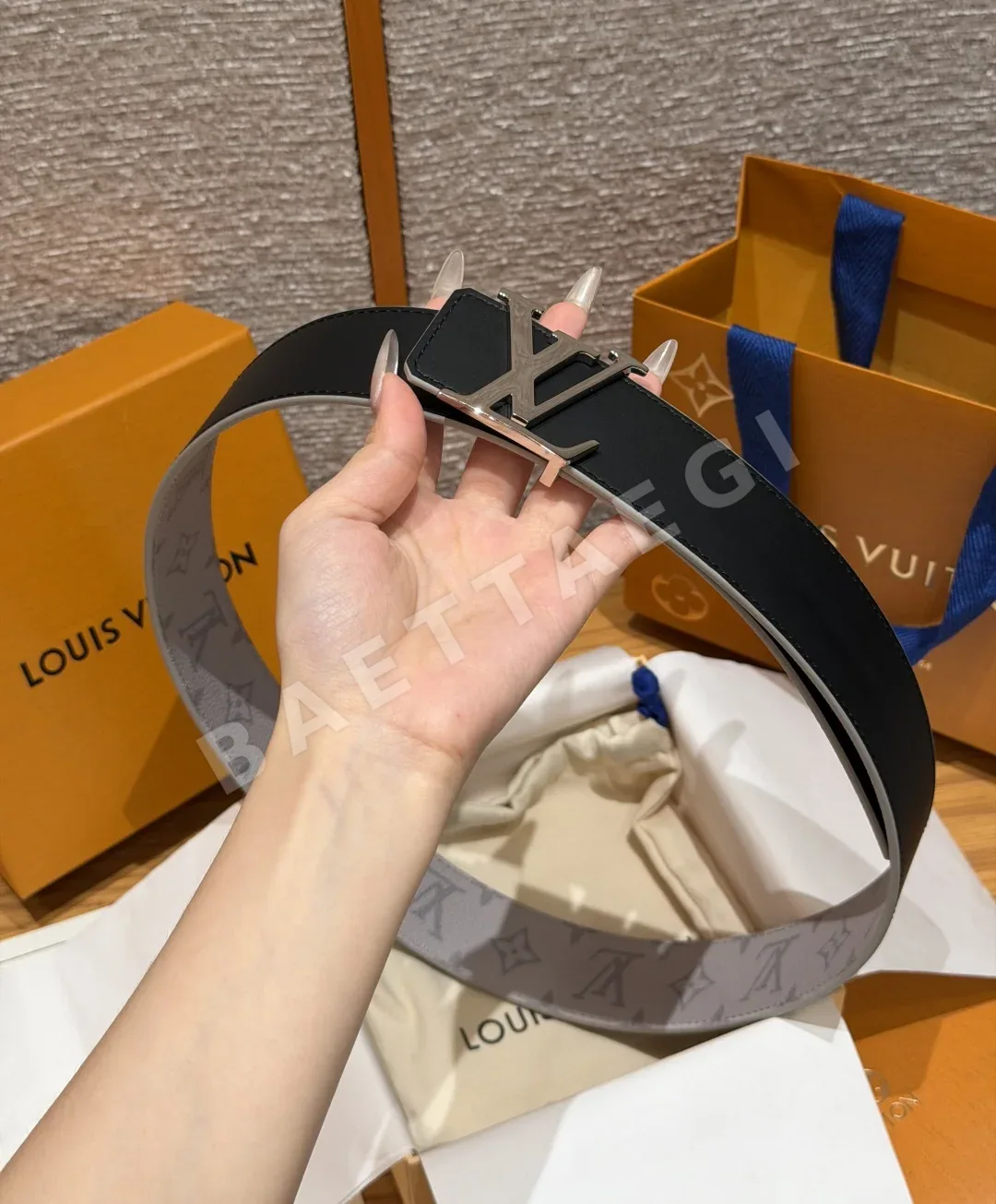 루이비통 이니셜 메탈 버클 40mm 리버시블 벨트 상세 이미지 4