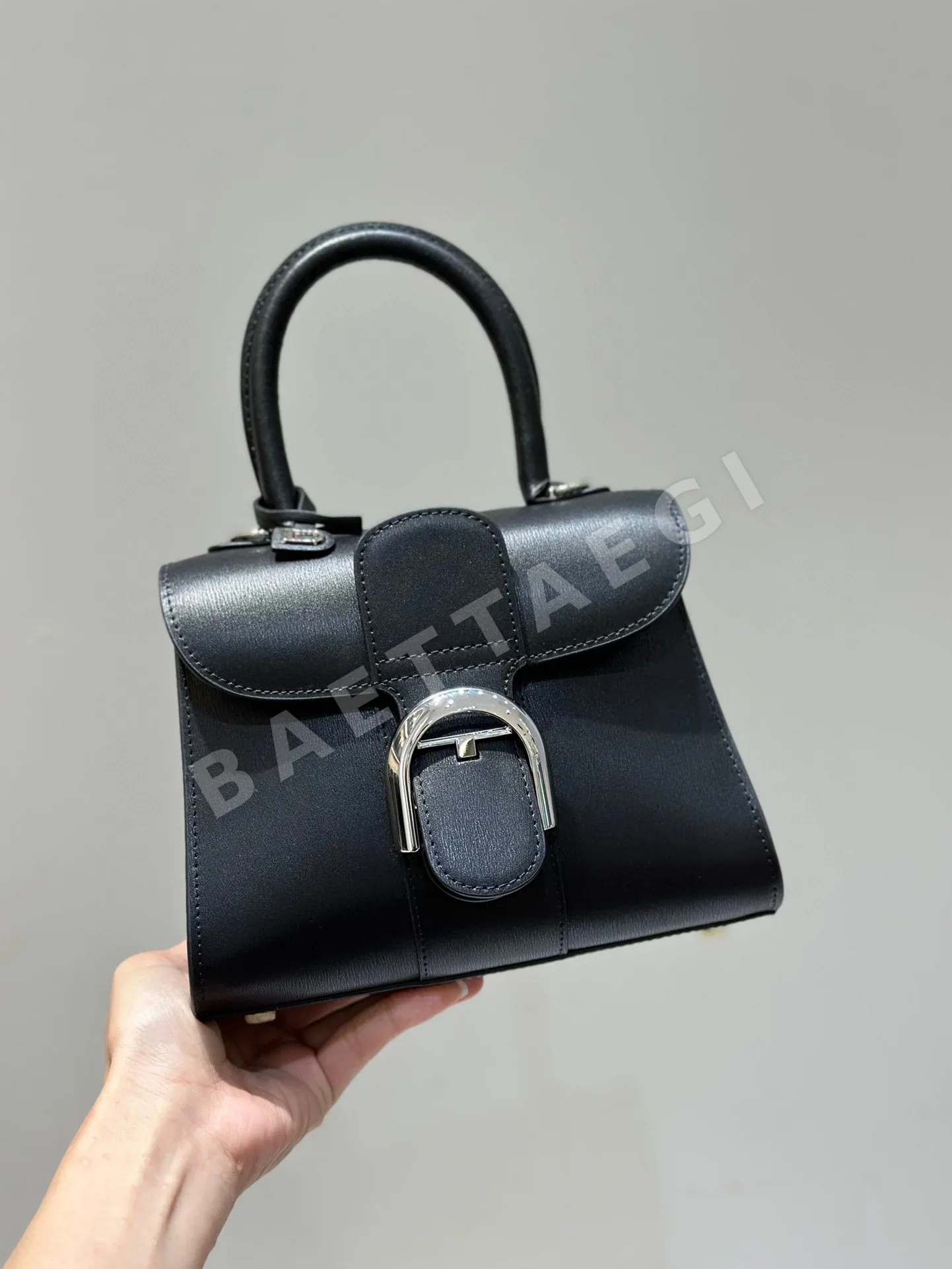 델보 더블 링 브릴리언트 박스 램스킨 숄더백 상세 이미지 6