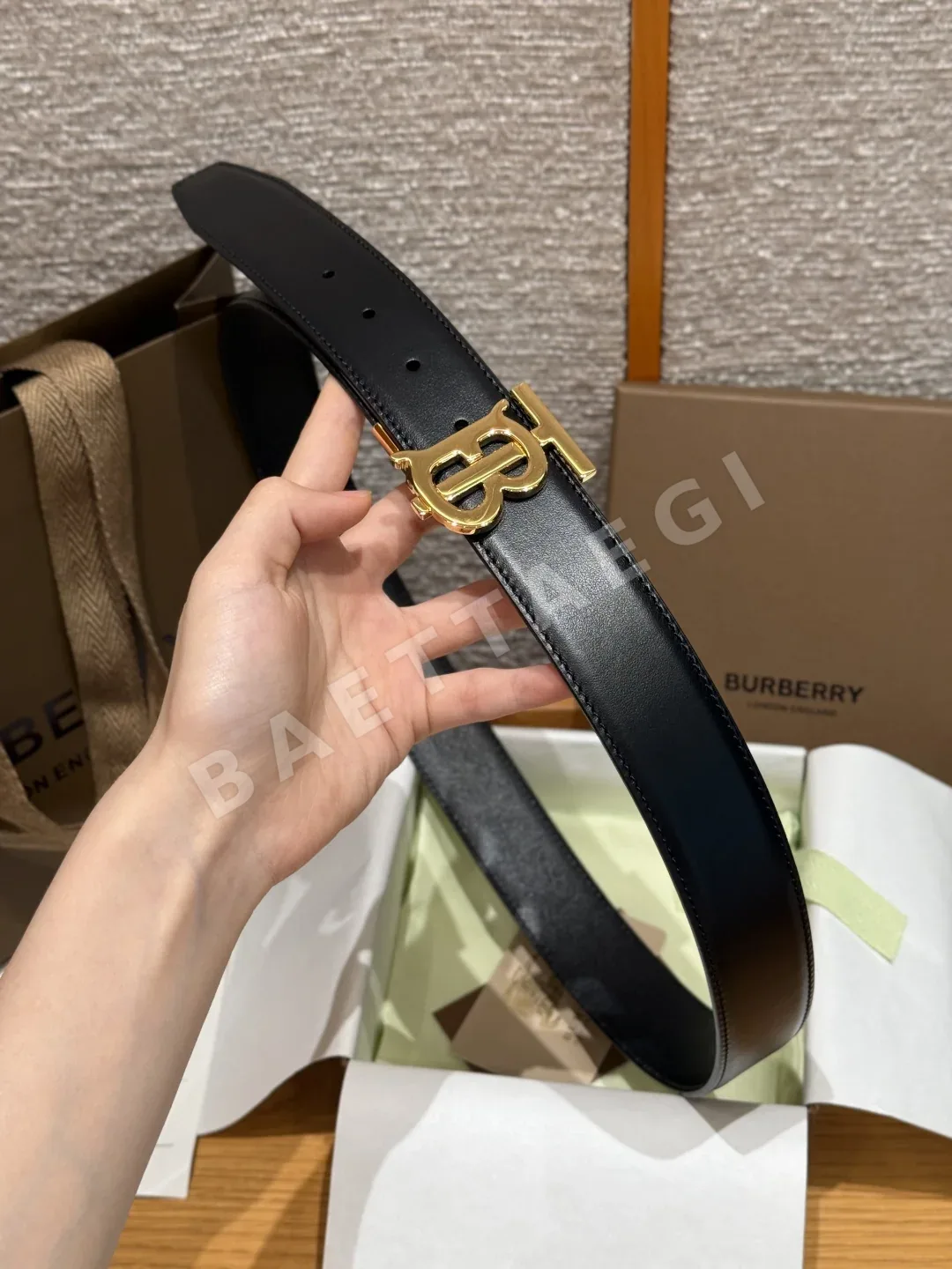 버버리 TB 로고 팔라듐 메탈 가죽 벨트 상세 이미지 3