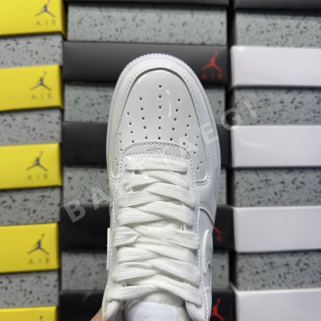 나이키 [XY/PB] 에어 포스 1 로우 IV2857-100 201751 Nike Air Force 1 Low '07 Premium White 상세 이미지 2