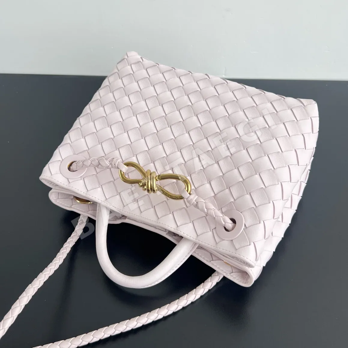 보테가베네타 안디아모 나파 램스킨 숄더백 상세 이미지 5
