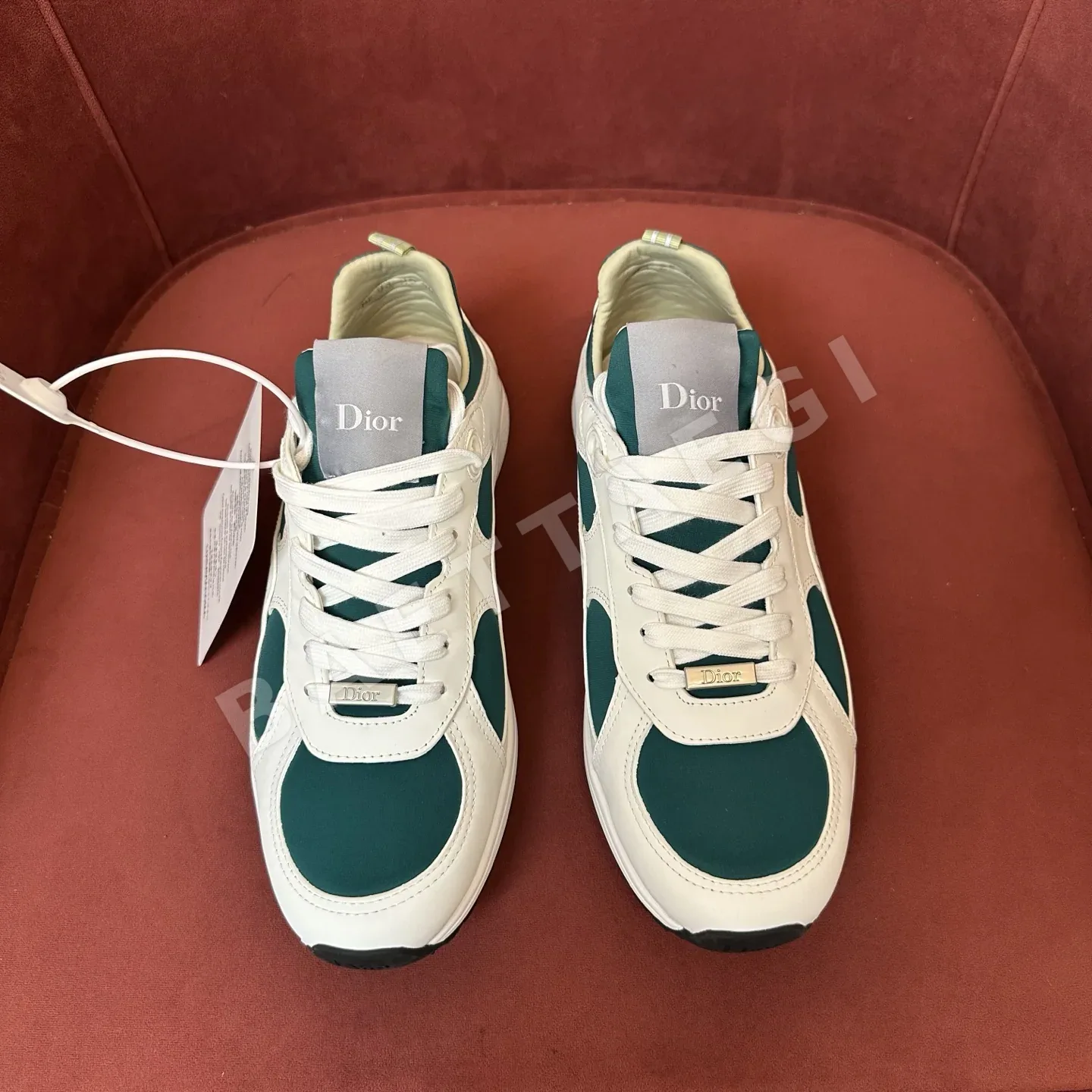 디올 러너 스니커즈 8730