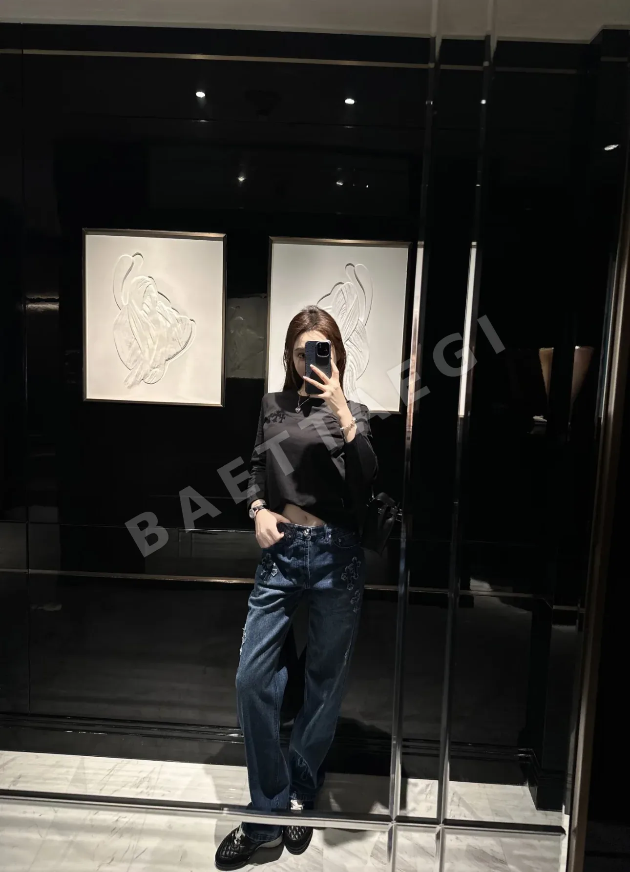 크롬하츠 플로키 로고 크루넥 긴팔 티셔츠 상세 이미지 11