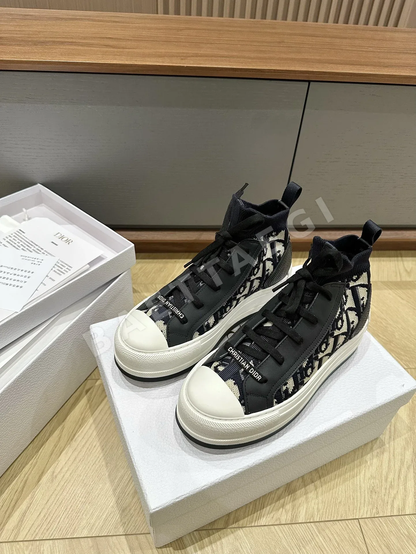 디올 캐주얼 하이탑 신발 8778