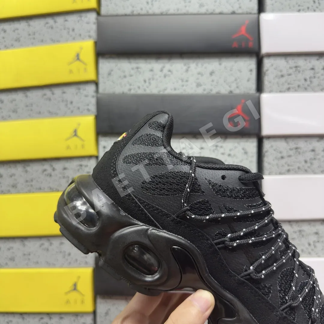 나이키 [BD] 에어 맥스 플러스 올블랙 FD0670-001 201902 Nike Air Max Plus 상세 이미지 4