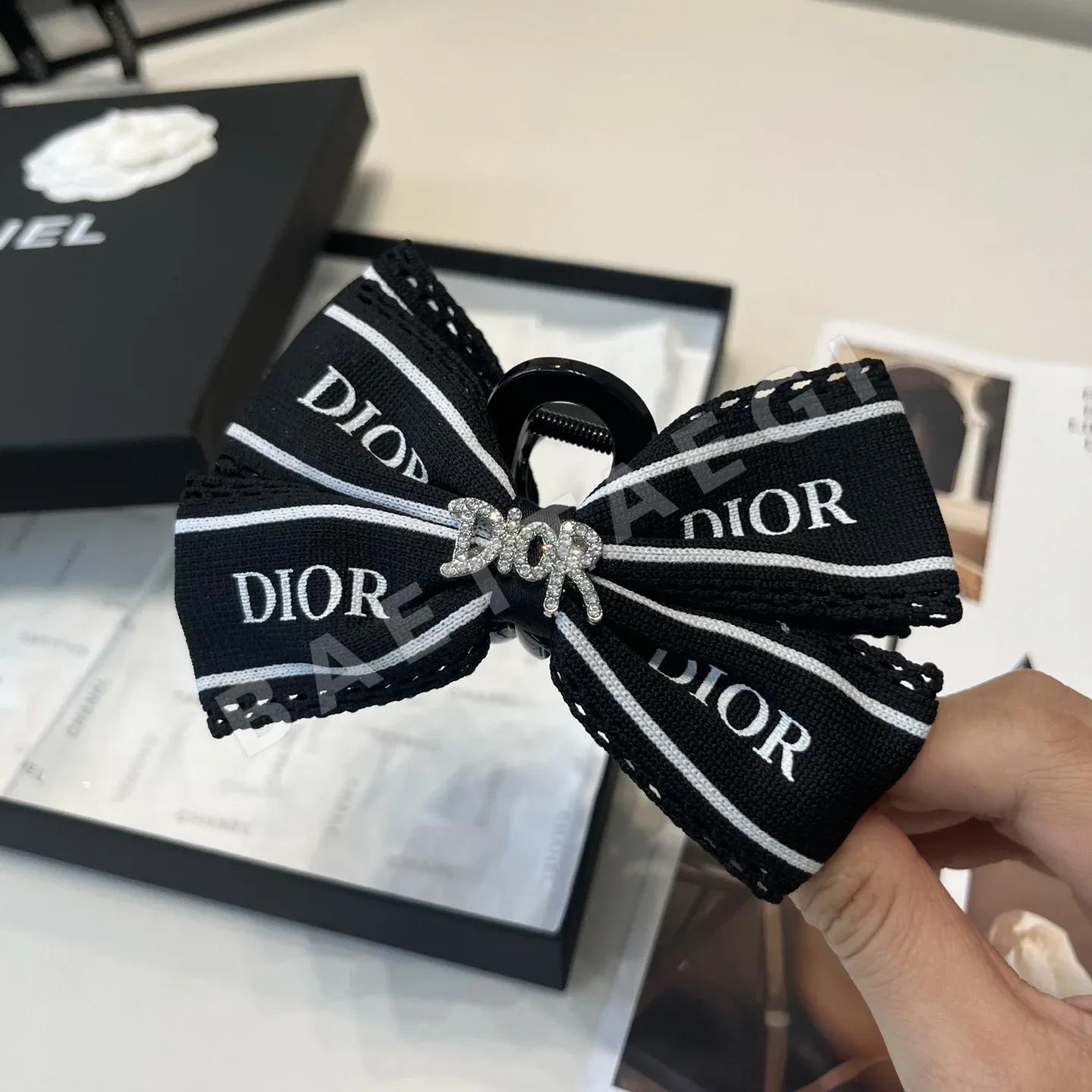 디올 CD 클립 헤어악세사리 상세 이미지 4