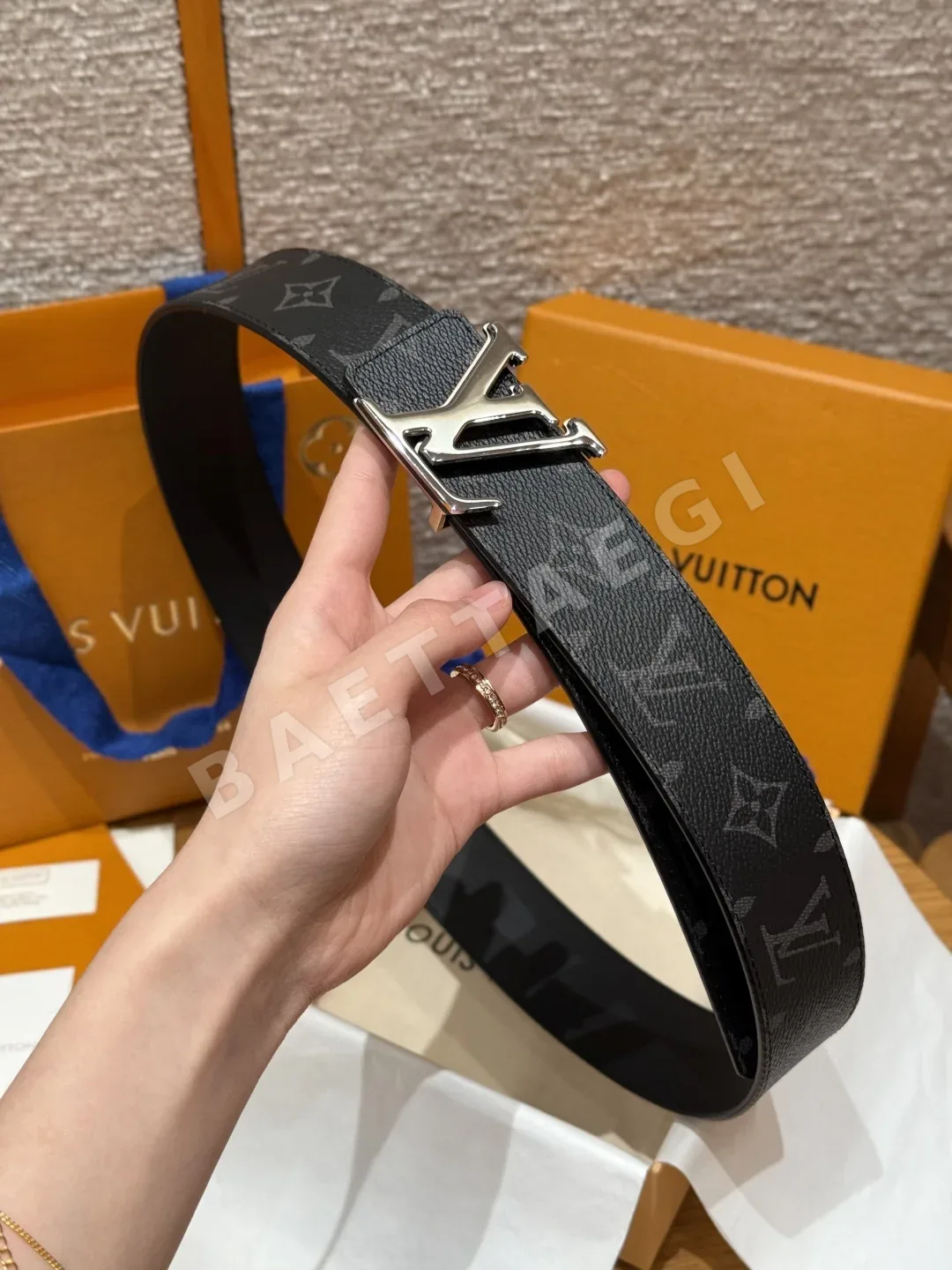 루이비통 JD350-INITIALES 40mm 리버시블 벨트 상세 이미지 3