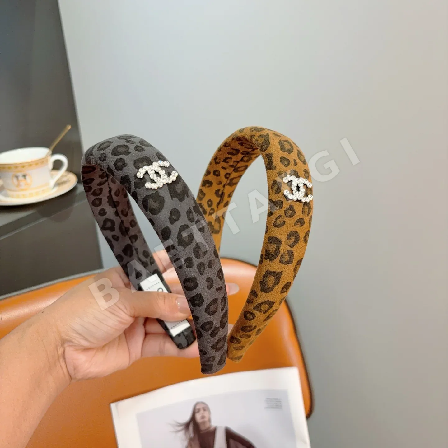 샤넬 레오파드 패턴 스펀지 헤드밴드 182860