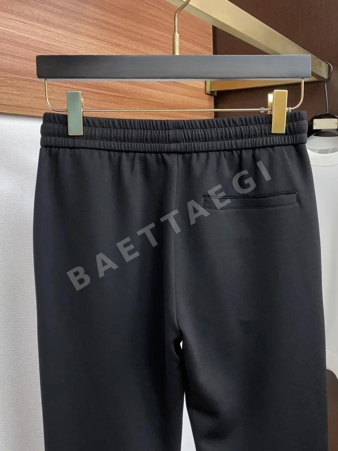 프라다 자수 장식 스트레이트 레그 남성 바지 상세 이미지 9