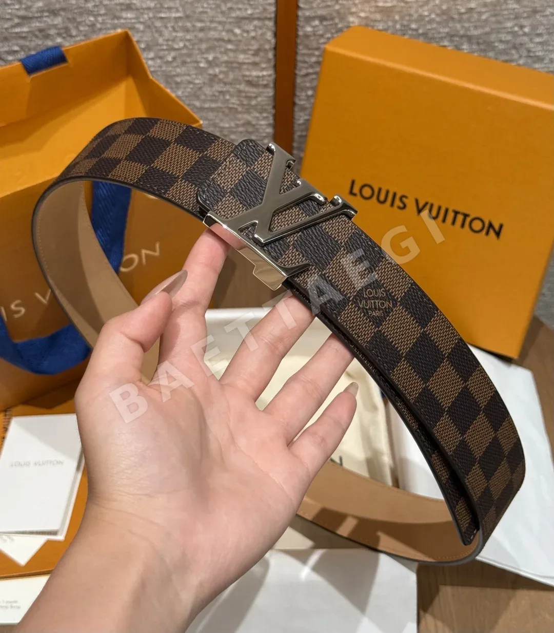 루이비통 이니셜 모노그램 버클 40mm 리버시블 벨트 상세 이미지 3