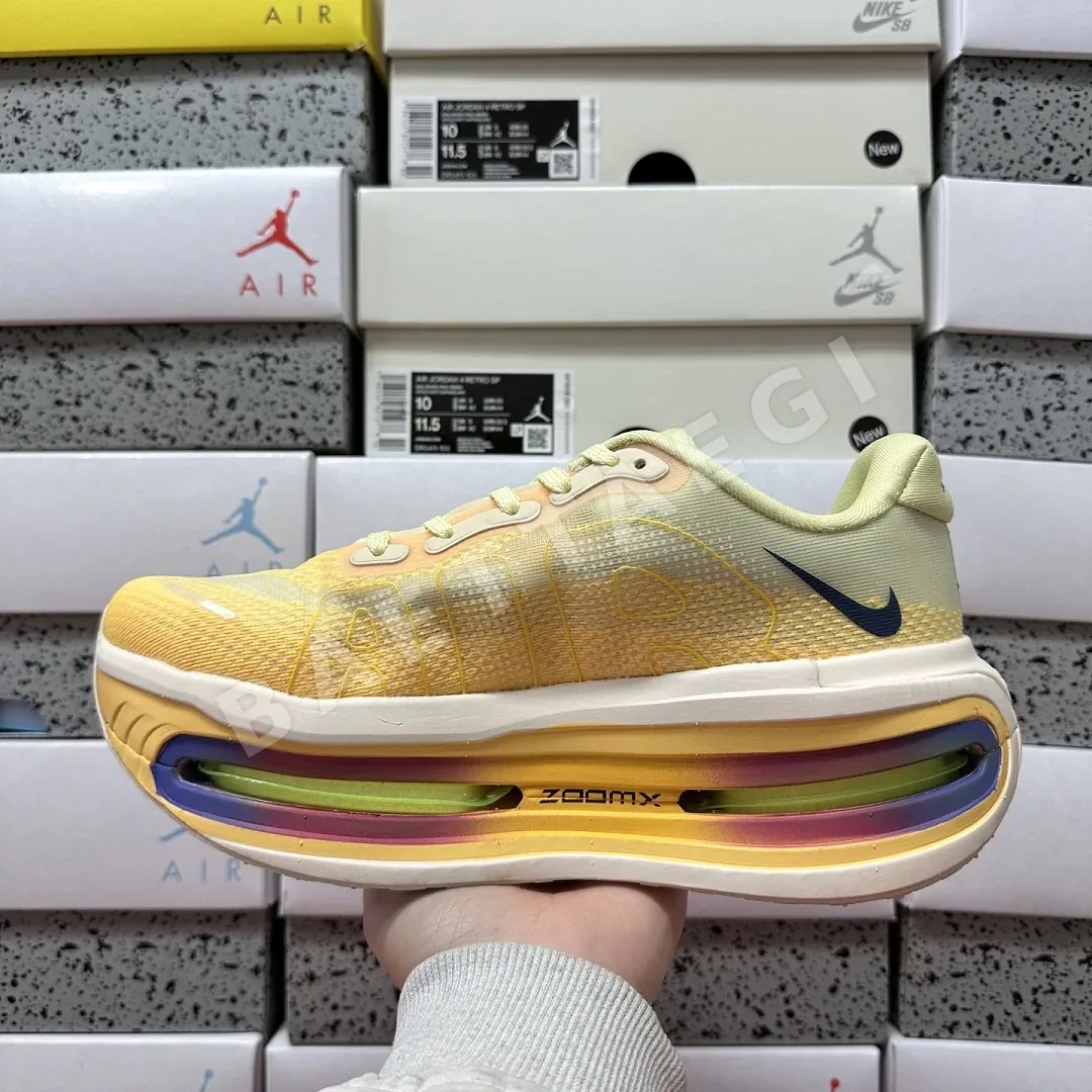 나이키 [5A] 보메로 프리미엄 옐로우 HQ2050-701 201637 Nike Vomero Premium Alabaster 상세 이미지 3