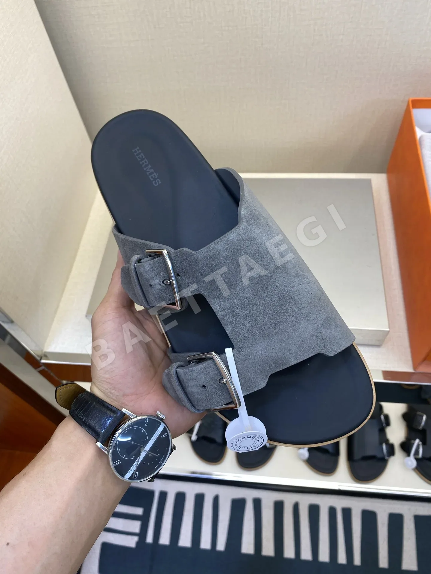 에르메스 나소스 샌들 파리 슬리퍼 남성 가죽 더블 버클 상세 이미지 5