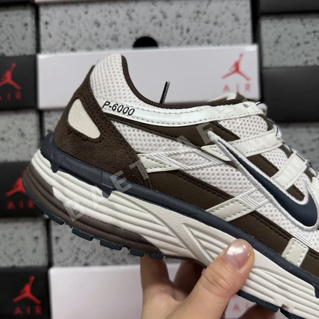 나이키 [CS] P 6000 팬텀 HV8972-001 201538 Nike P-6000 Phantom Baroque Brown Metallic 상세 이미지 2