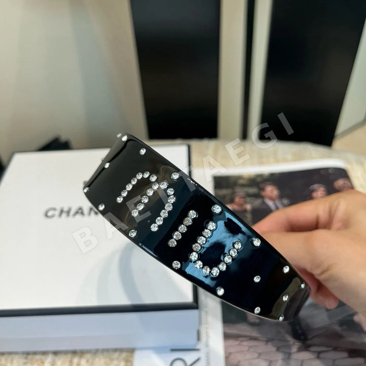 미우미우 이니셜 큐빅 장식 헤어밴드 상세 이미지 4