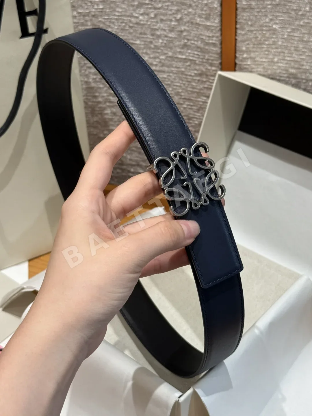 로에베 아나그램 양면 가죽 벨트 상세 이미지 4