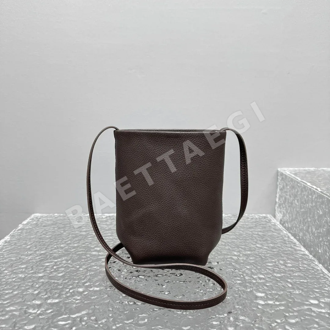 더로우 N/S 파크 다크브라운 버킷백 상세 이미지 2