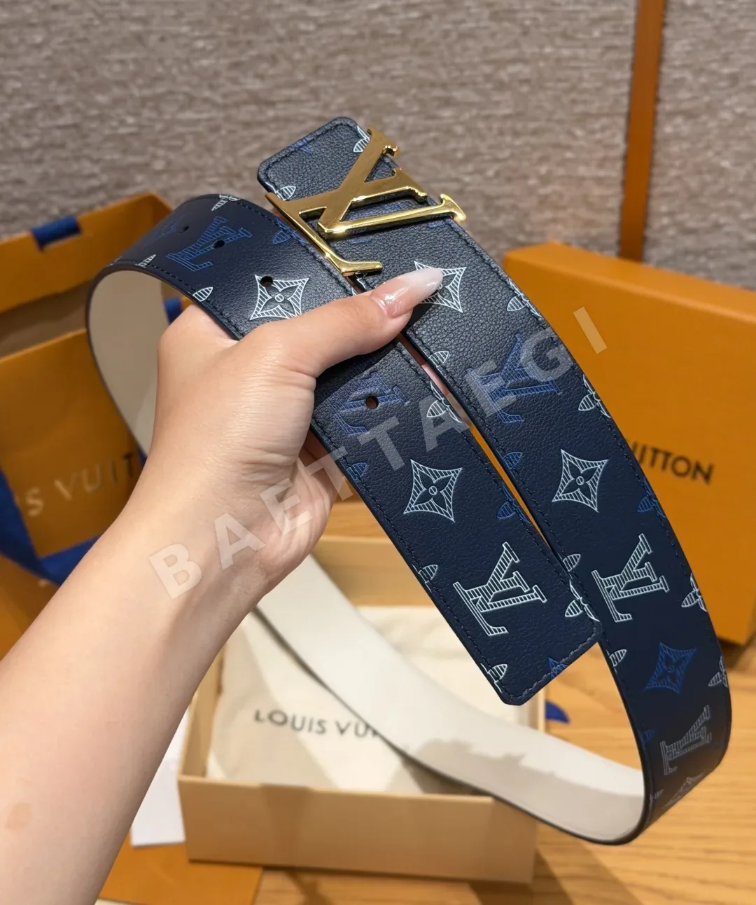 루이비통 리버시블 가죽 벨트 40MM 상세 이미지 2