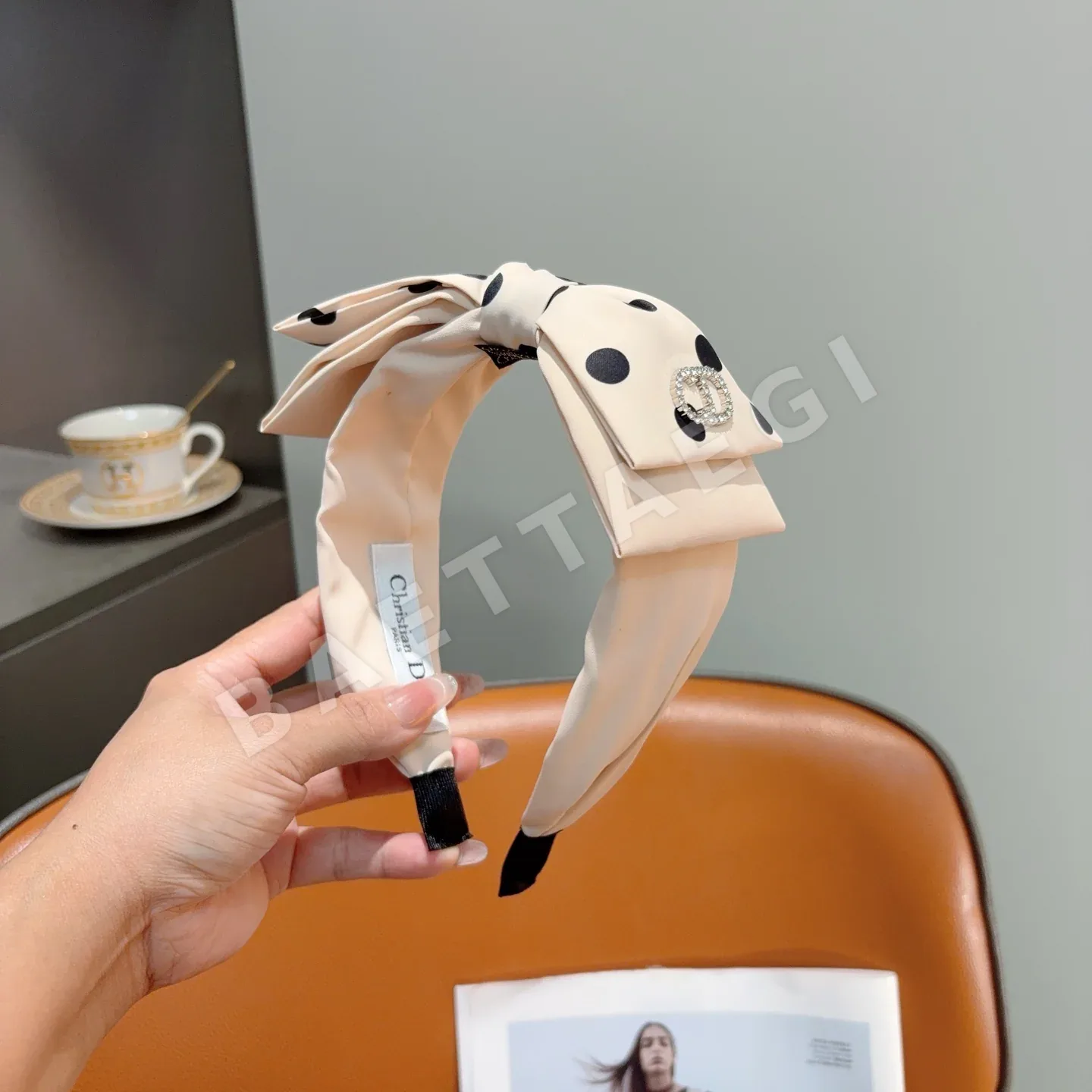 디올 물방울 무늬 리본 헤어밴드 상세 이미지 2