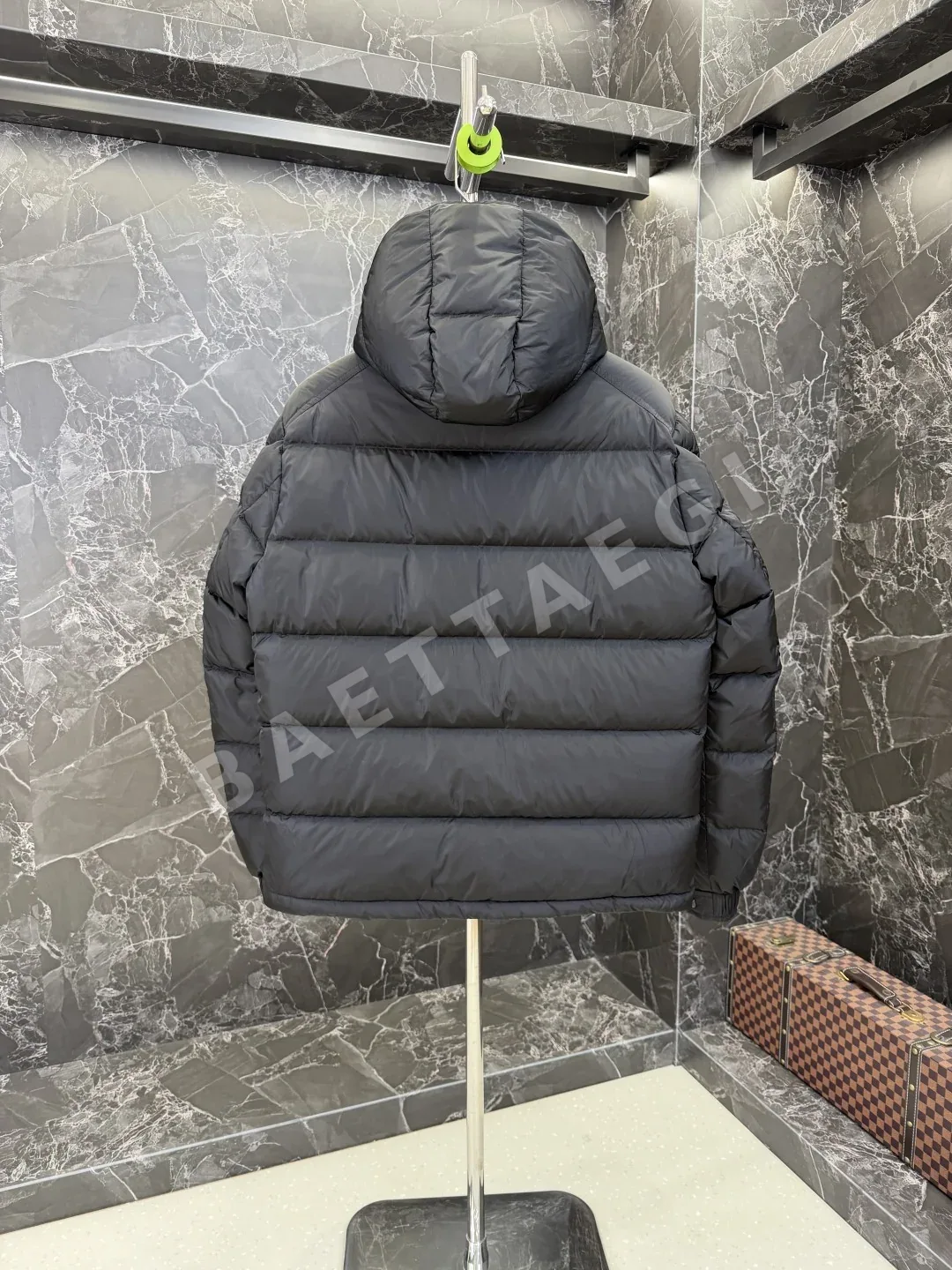 몽클레르 남성 다운 패딩 재킷 상세 이미지 9